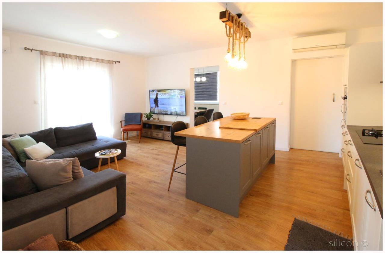 Apartman Silicon Primosten Bagian luar foto