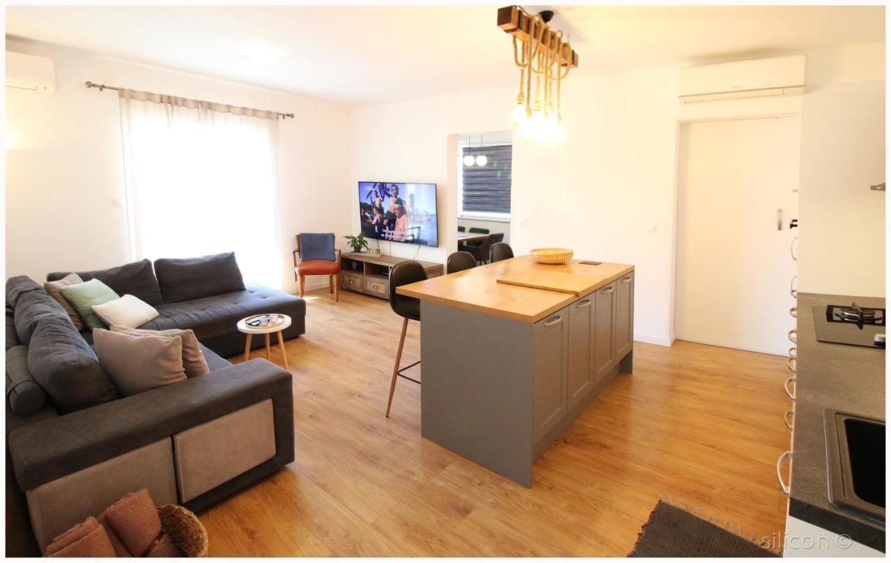 Apartman Silicon Primosten Bagian luar foto