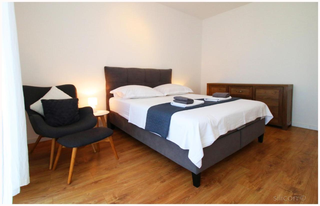 Apartman Silicon Primosten Bagian luar foto
