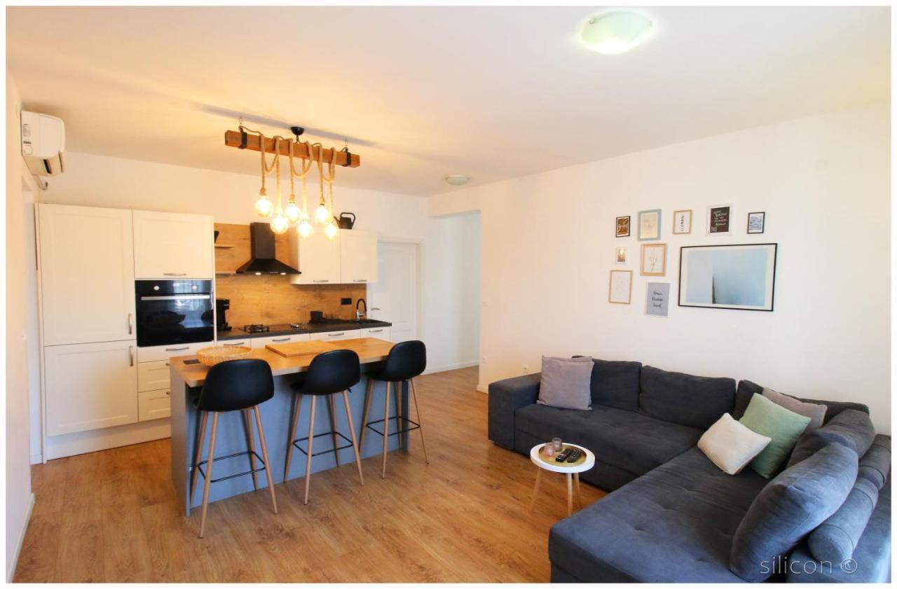 Apartman Silicon Primosten Bagian luar foto