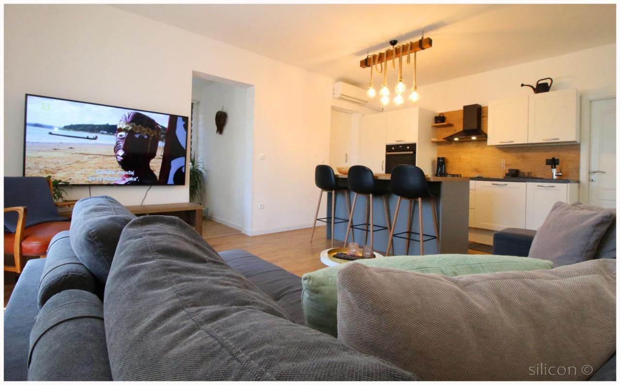 Apartman Silicon Primosten Bagian luar foto