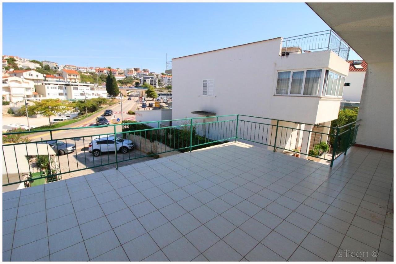 Apartman Silicon Primosten Bagian luar foto