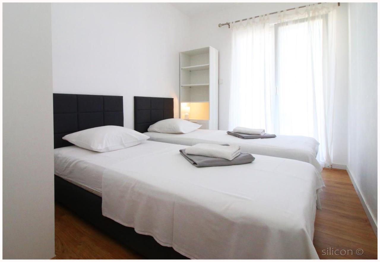Apartman Silicon Primosten Bagian luar foto